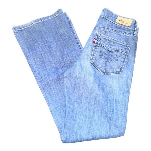 Levi’s Demi Curve Classic Flare Bootcut Jeans Size 26 - Picture 1 of 8